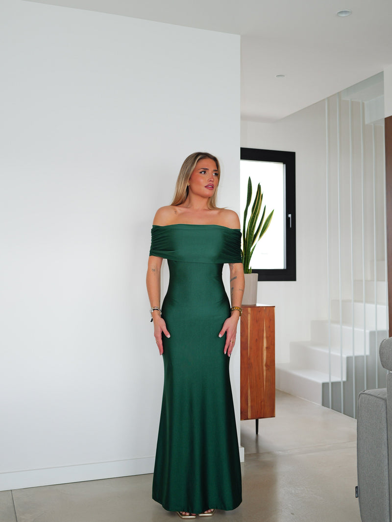 Robe bardot en satin au dos de la bouteille